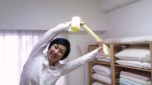 フェイスタオルを使った快眠ストレッチ法