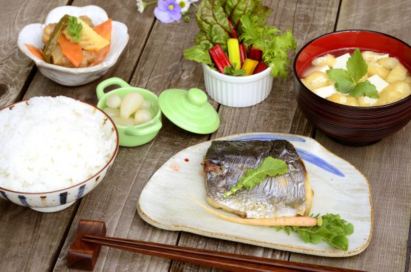 バランスの良い食事を心掛けること