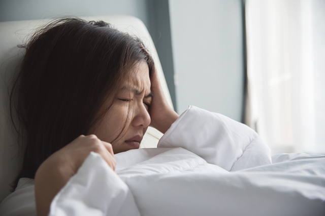 雨の日の頭痛には気圧が影響している？　頭痛以外の不調が起こることも！